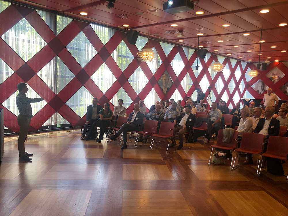 Jean Paul Lange in discussion with the HIGFLY Symposium audience